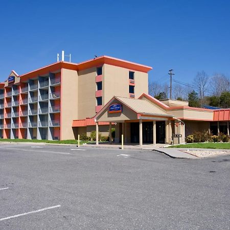 Howard Johnson By Wyndham Lexington Extérieur photo