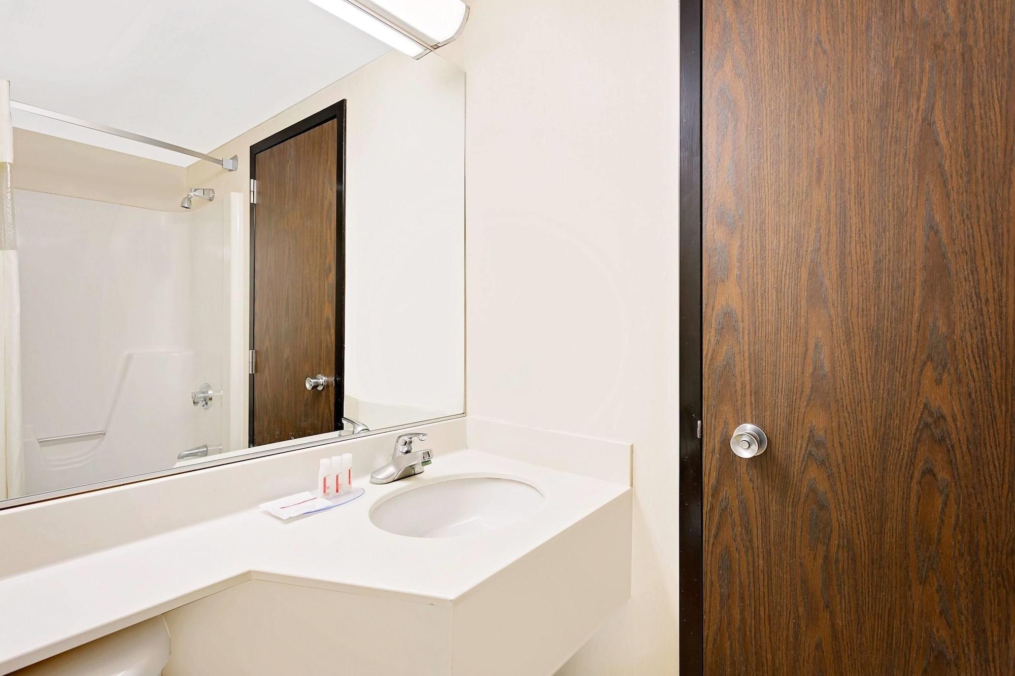 Howard Johnson By Wyndham Lexington Extérieur photo