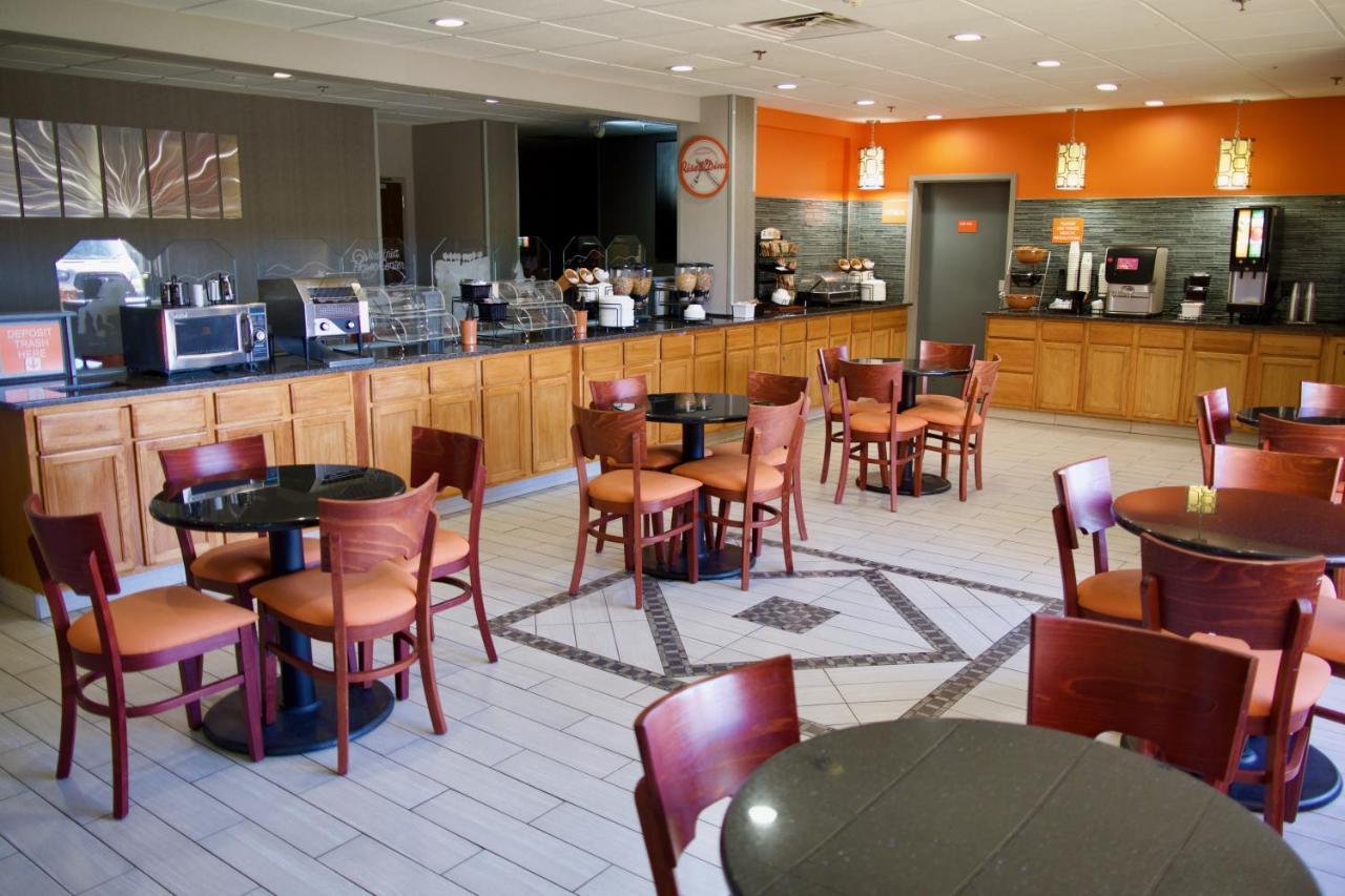 Howard Johnson By Wyndham Lexington Extérieur photo